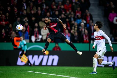 ไบเออร์ เลเวอร์คูเซ่น พบ สตุ๊ตการ์ท