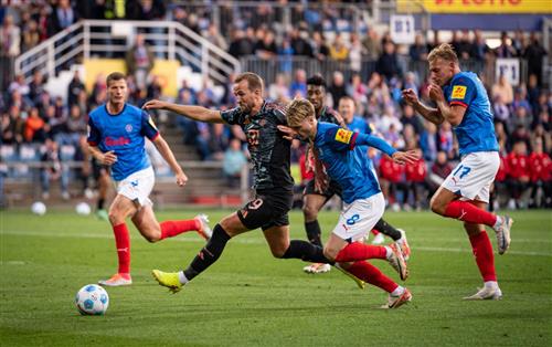 คีล โฮลสไตน์ vs บาเยิร์น มิวนิค