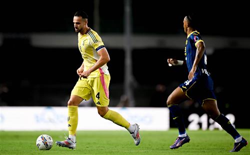 กรีซ เวโรน่า vs ยูเวนตุส