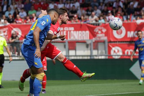 มอนซ่า vs โฟรซิโนเน่