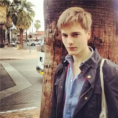 6686体育初级作者Frances