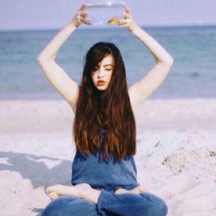 6686体育铁牌作者Laura