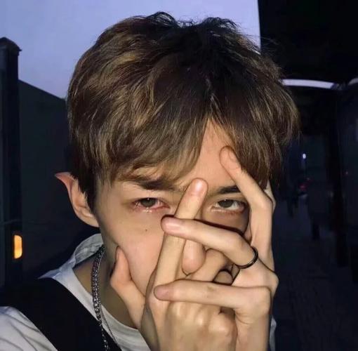 6686体育首席作者沉醉花海