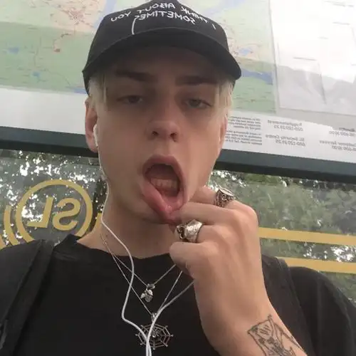 6686体育银牌作者Naomi