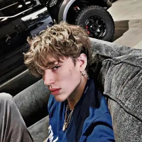 6686体育铁牌作者Talia