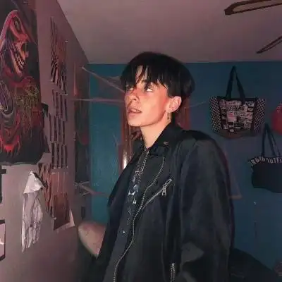 6686体育铁牌作者Riley