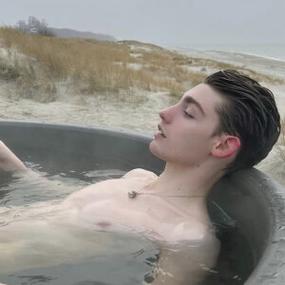 6686体育官方作者Ezra